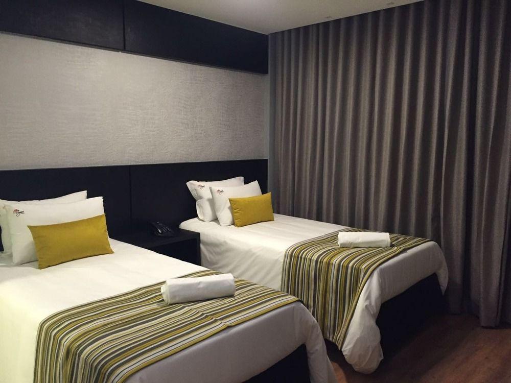 Vox Hotel Сао Жоао де Мерити Екстериор снимка
