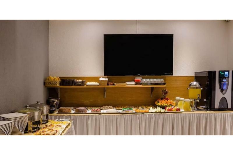 Vox Hotel Сао Жоао де Мерити Екстериор снимка