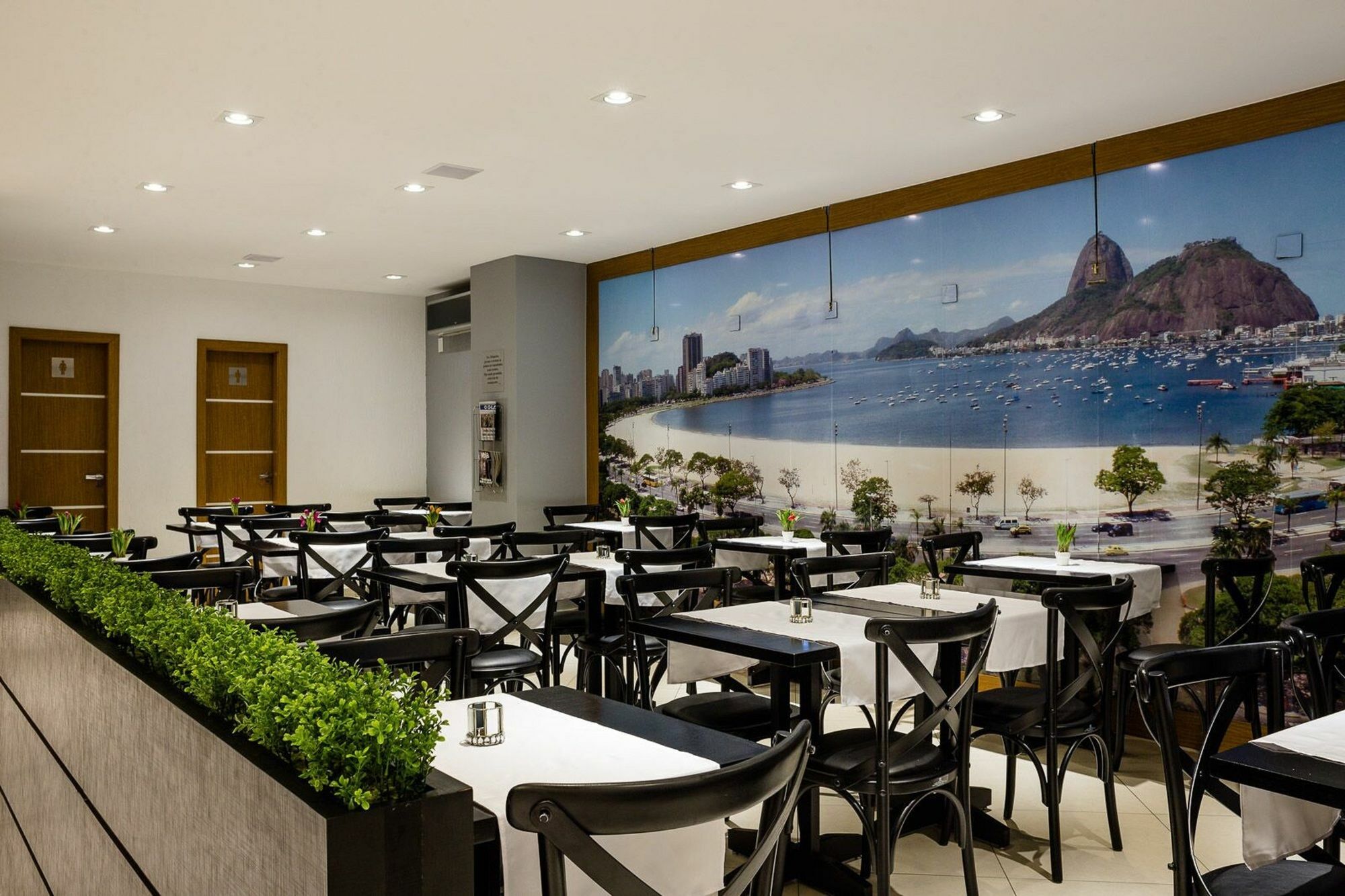 Vox Hotel Сао Жоао де Мерити Екстериор снимка
