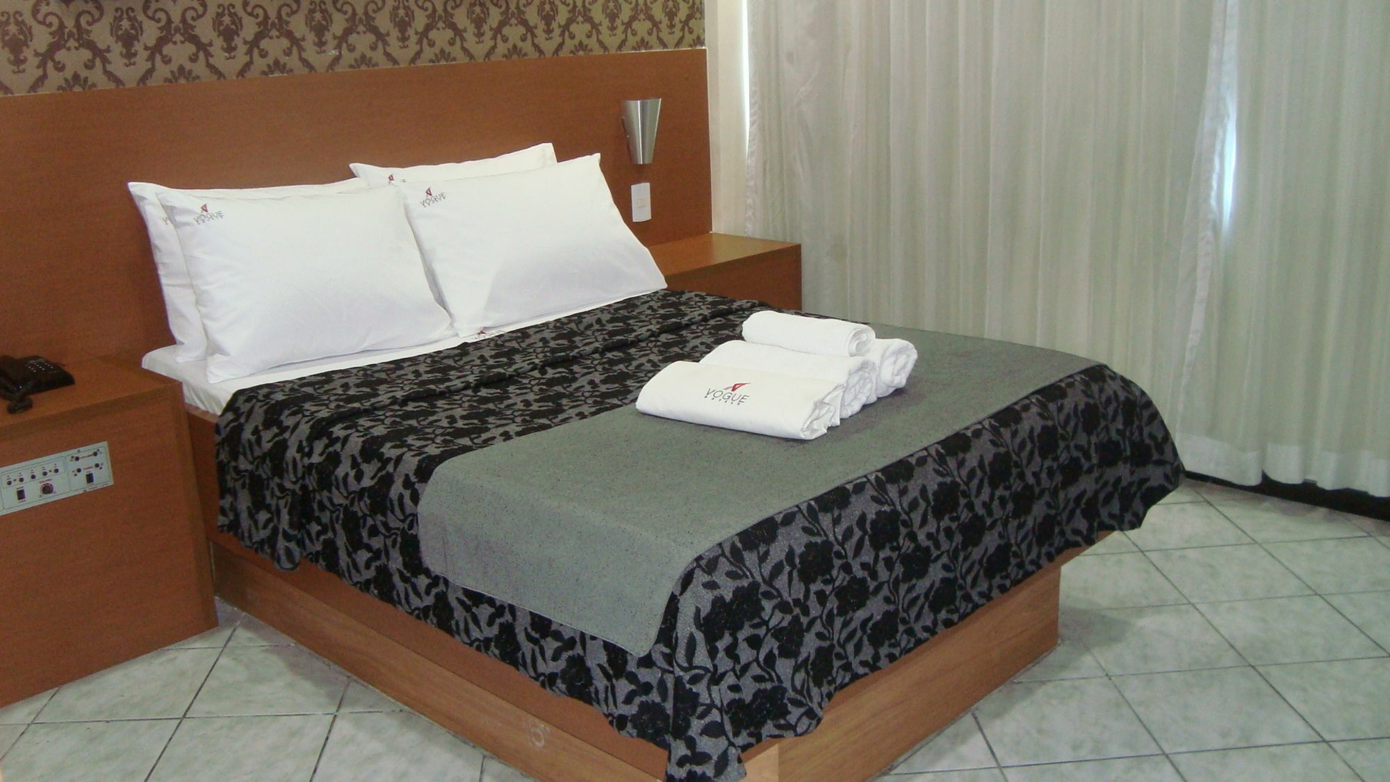 Vox Hotel Сао Жоао де Мерити Екстериор снимка