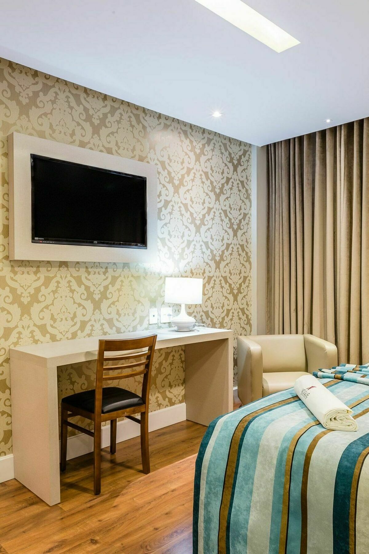 Vox Hotel Сао Жоао де Мерити Екстериор снимка