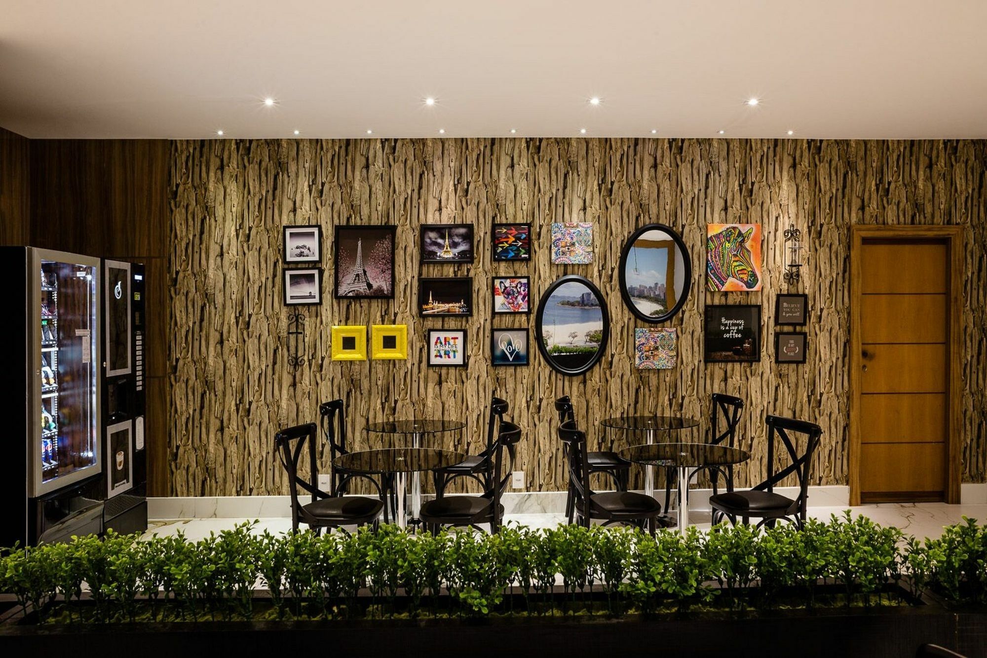 Vox Hotel Сао Жоао де Мерити Екстериор снимка
